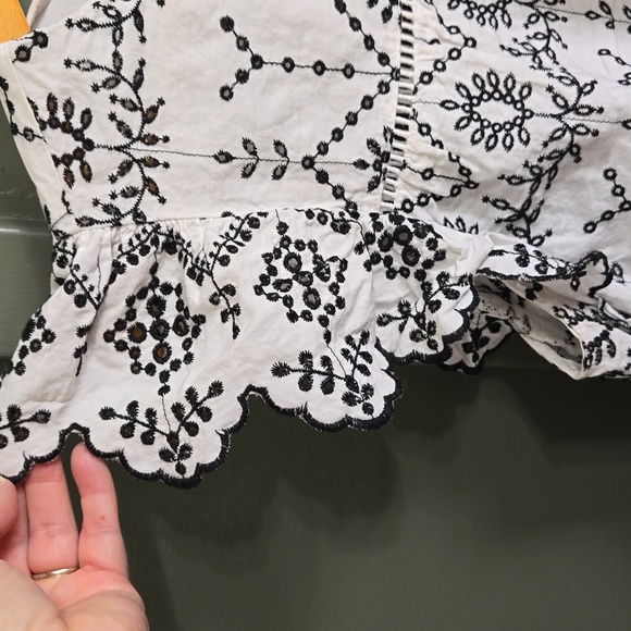 Crown & Ivy Sleeveless Summer Top - Picture 2 of 7